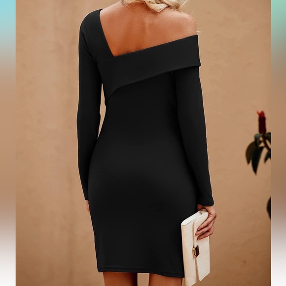 Black off the shoulder bodycon dress - Picture 2 of 3